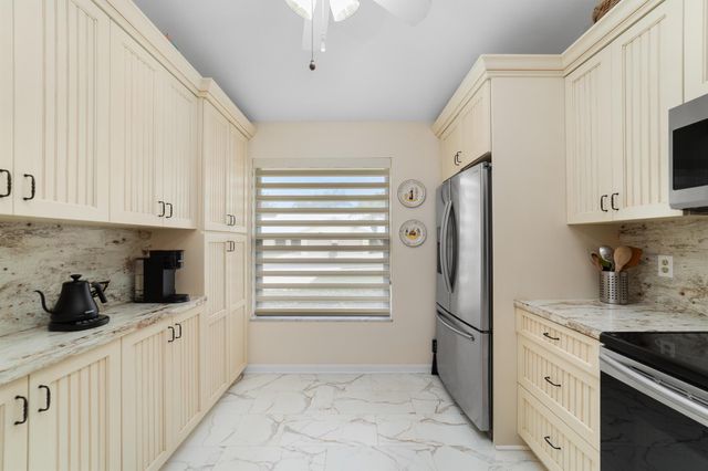 7821 SE Sugar Sand Circle, Hobe Sound, FL 33455