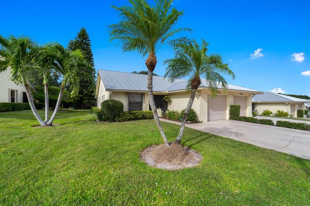7821 SE Sugar Sand Circle, Hobe Sound, FL 33455