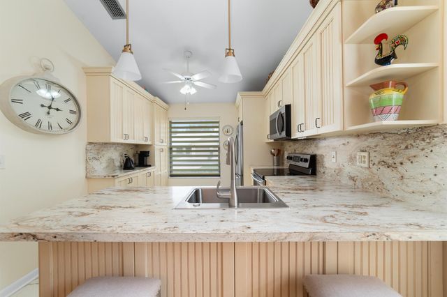 7821 SE Sugar Sand Circle, Hobe Sound, FL 33455