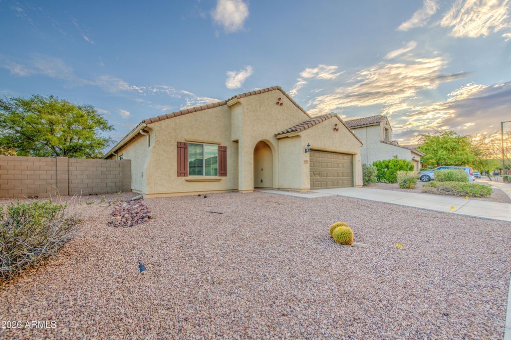 17517 W PINNACLE VISTA Drive, Surprise, AZ 85387 — photo 4