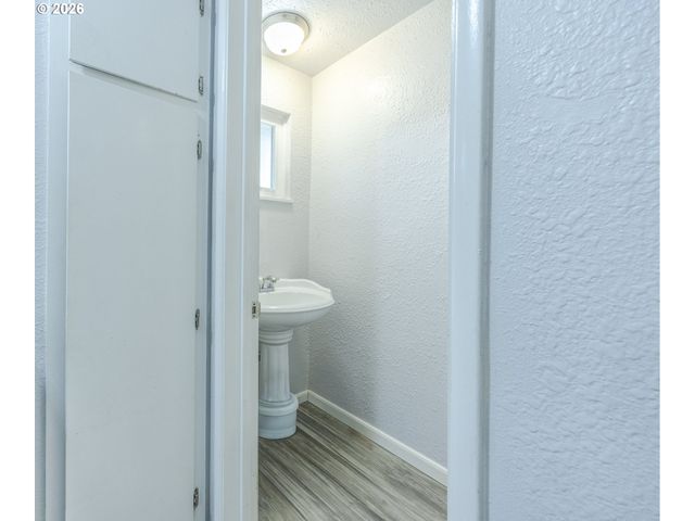 620 HUGHES St, Eugene, OR 97402