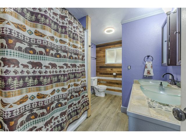 620 HUGHES St, Eugene, OR 97402