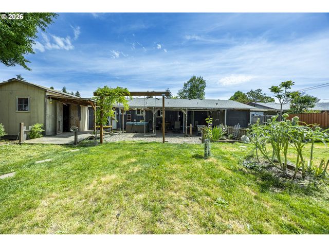 620 HUGHES St, Eugene, OR 97402
