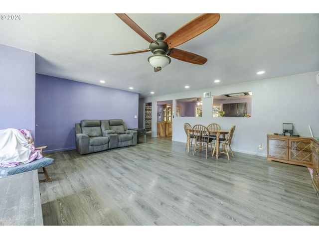 620 HUGHES St, Eugene, OR 97402
