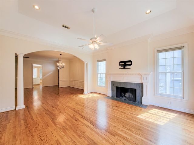 2211 Augusta Drive 19, Houston, TX 77057