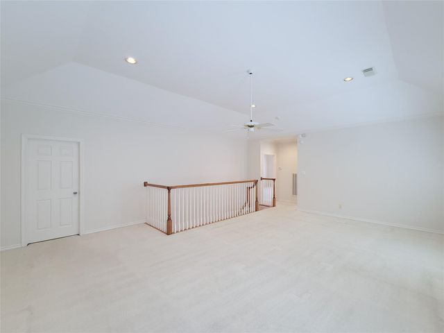 2211 Augusta Drive 19, Houston, TX 77057