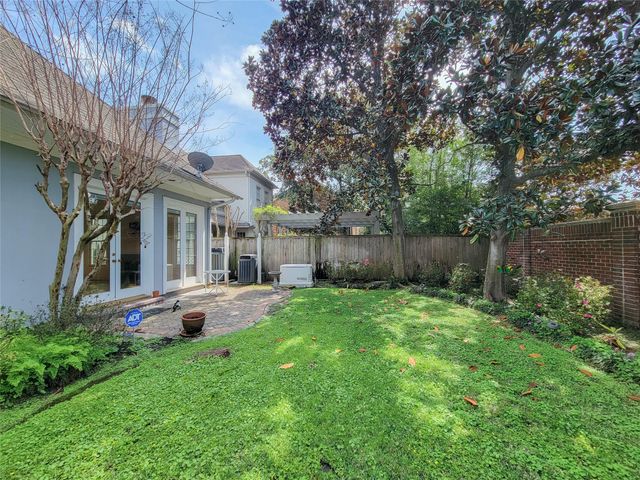 2211 Augusta Drive 19, Houston, TX 77057