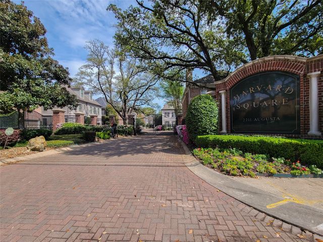 2211 Augusta Drive 19, Houston, TX 77057