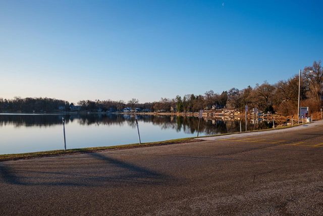 7552 336th AVENUE, Burlington, WI 53105