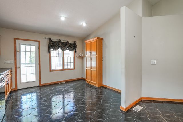 671 Diversatech Drive N, Manteno, IL 60950