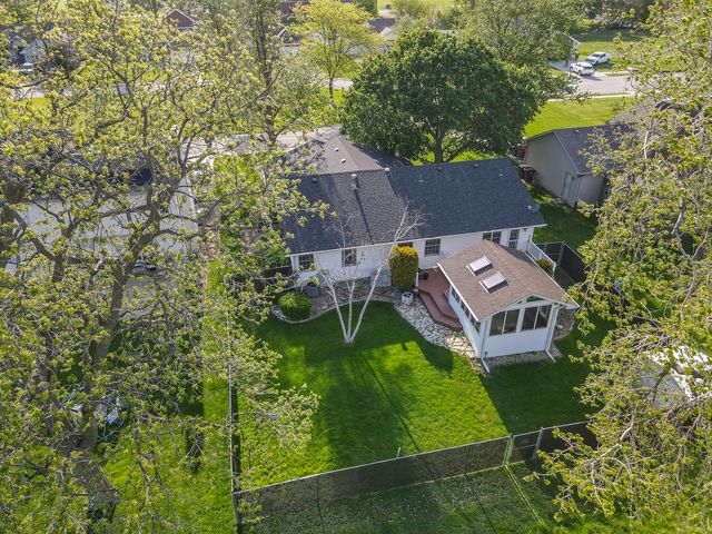 671 Diversatech Drive N, Manteno, IL 60950