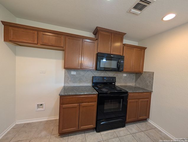 2022 Shire Meadows, New Braunfels, TX 78130