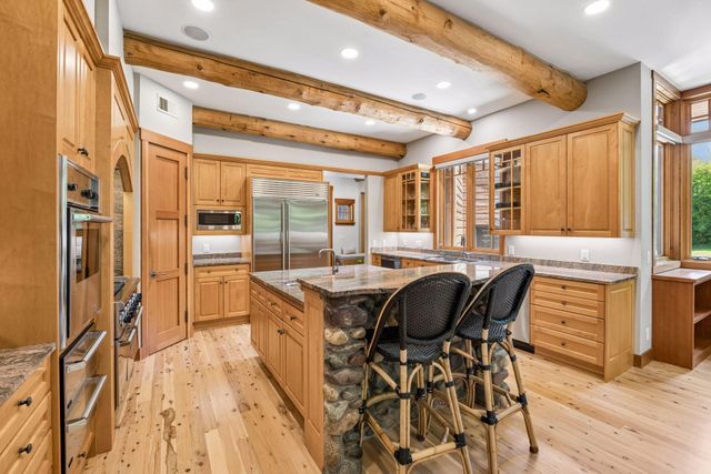 2439 Emerald Trail, Minnetonka, MN 55305