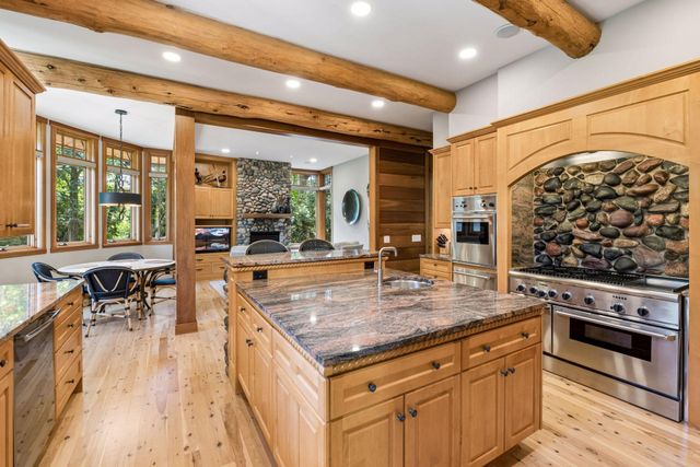 2439 Emerald Trail, Minnetonka, MN 55305