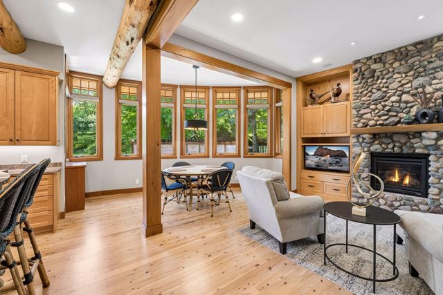 2439 Emerald Trail, Minnetonka, MN 55305