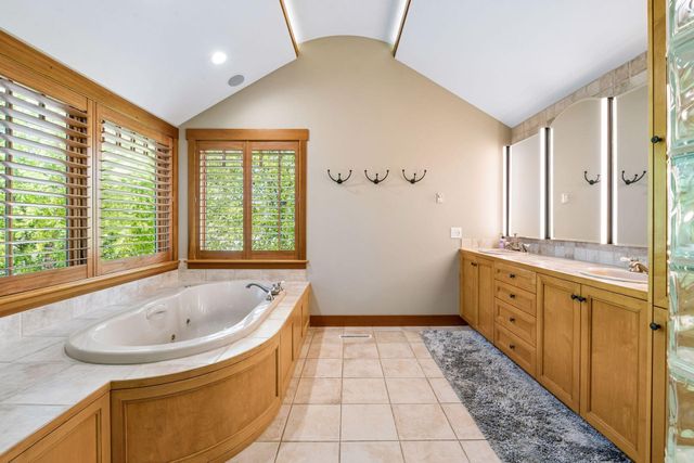 2439 Emerald Trail, Minnetonka, MN 55305
