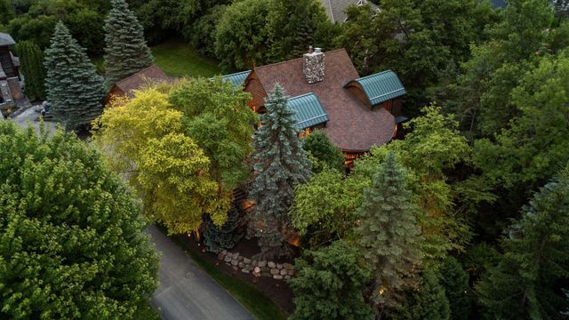 2439 Emerald Trail, Minnetonka, MN 55305