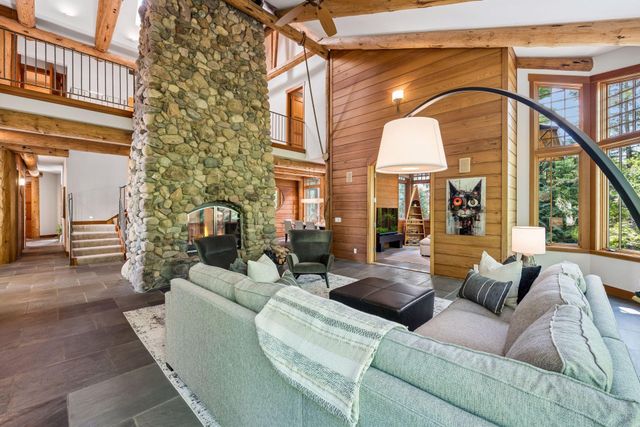 2439 Emerald Trail, Minnetonka, MN 55305