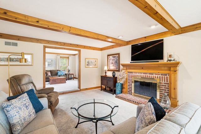 10133 N Foxkirk DRIVE, Mequon, WI 53097