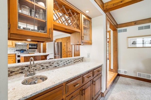 10133 N Foxkirk DRIVE, Mequon, WI 53097