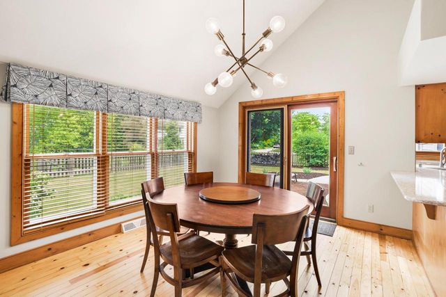 10133 N Foxkirk DRIVE, Mequon, WI 53097