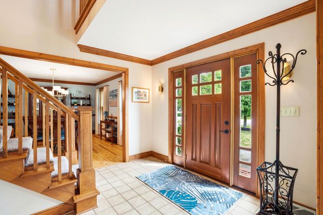 10133 N Foxkirk DRIVE, Mequon, WI 53097