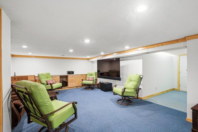 10133 N Foxkirk DRIVE, Mequon, WI 53097