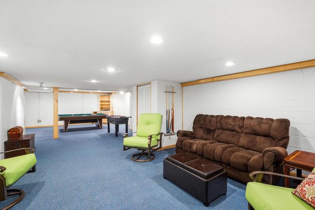 10133 N Foxkirk DRIVE, Mequon, WI 53097