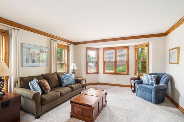 10133 N Foxkirk DRIVE, Mequon, WI 53097