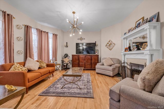 149 S 10th Avenue, Mount Vernon, NY 10550