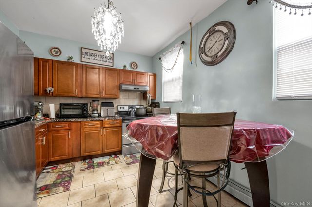 149 S 10th Avenue, Mount Vernon, NY 10550