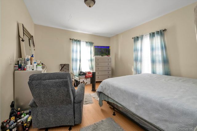 149 S 10th Avenue, Mount Vernon, NY 10550