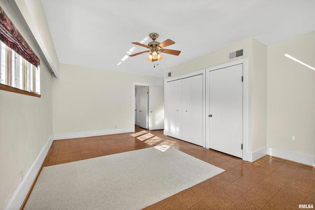 1228 COFFELT Avenue, Bettendorf, IA 52722