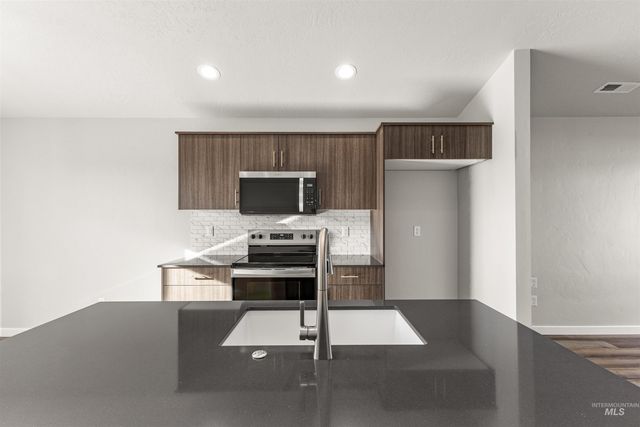 2550 W Tar Sands Dr, Kuna, ID 83634