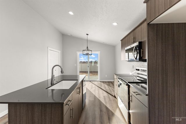 2550 W Tar Sands Dr, Kuna, ID 83634