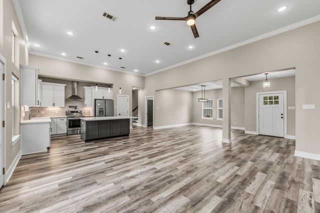 164 Braford, Onalaska, TX 77360