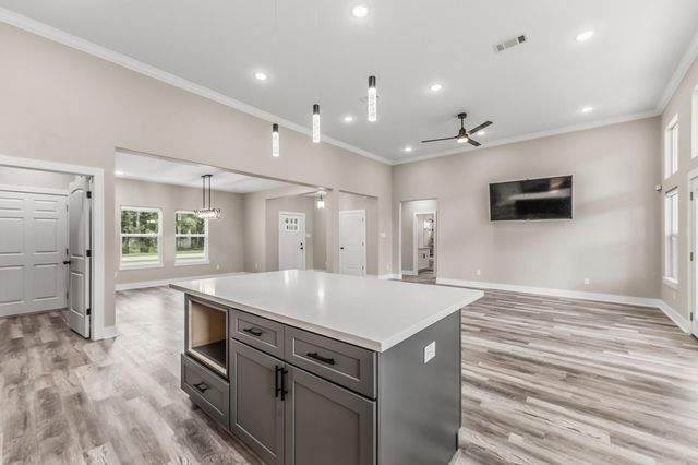 164 Braford, Onalaska, TX 77360
