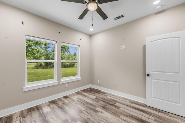 164 Braford, Onalaska, TX 77360