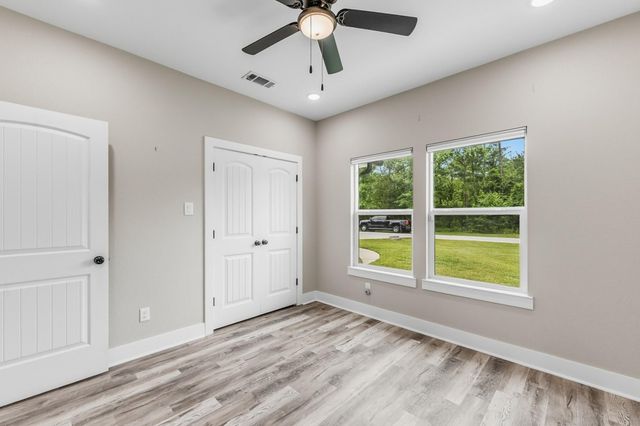 164 Braford, Onalaska, TX 77360