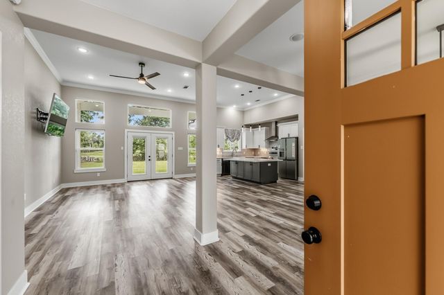 164 Braford, Onalaska, TX 77360