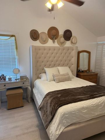 305 MARY AVENUE, New Smyrna Beach, FL 32168