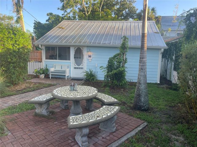 305 MARY AVENUE, New Smyrna Beach, FL 32168