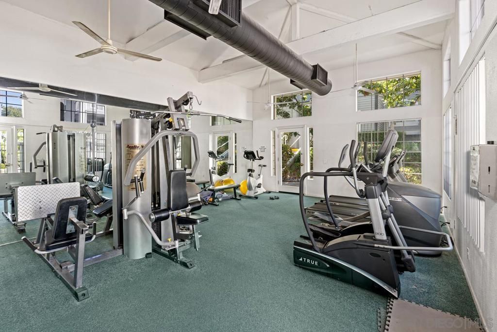 Image 42 of property listing at 8619 Via Mallorca C, La Jolla, CA 92037