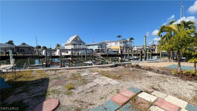 58 Nancy LN, Fort Myers Beach, FL 33931