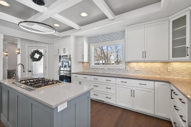 8475 Hidden Bay Trail N, Lake Elmo, MN 55042