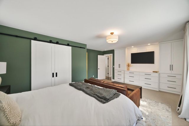 8475 Hidden Bay Trail N, Lake Elmo, MN 55042