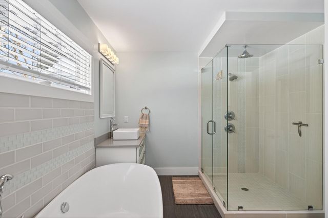 8475 Hidden Bay Trail N, Lake Elmo, MN 55042