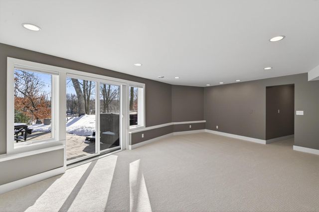 8475 Hidden Bay Trail N, Lake Elmo, MN 55042