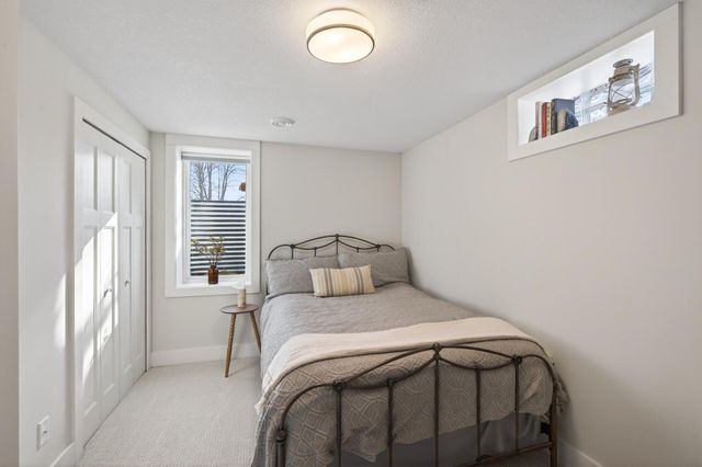 8475 Hidden Bay Trail N, Lake Elmo, MN 55042