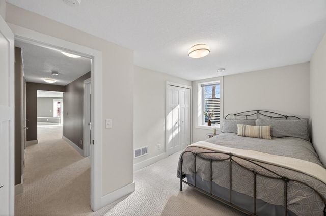 8475 Hidden Bay Trail N, Lake Elmo, MN 55042